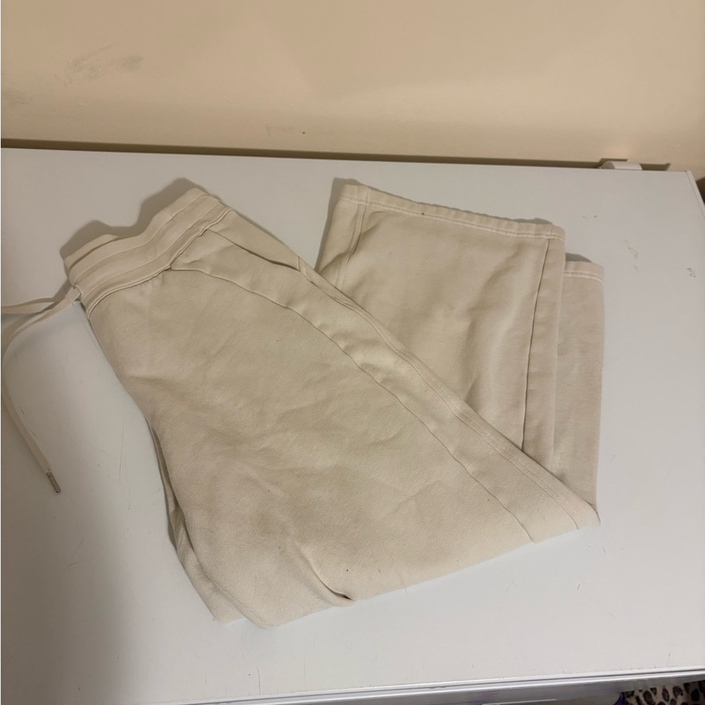 Lululemon cream size 10 scuba sweatpants EUC